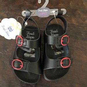 NWT children’s velcro sandals